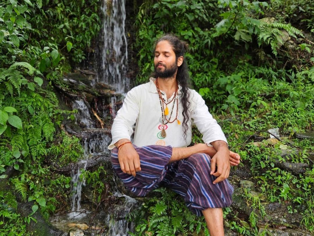 Katyuri Kings Divine Stay- Babaji'S Cave Dwarahat Esterno foto
