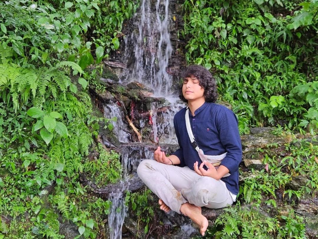 Katyuri Kings Divine Stay- Babaji'S Cave Dwarahat Esterno foto