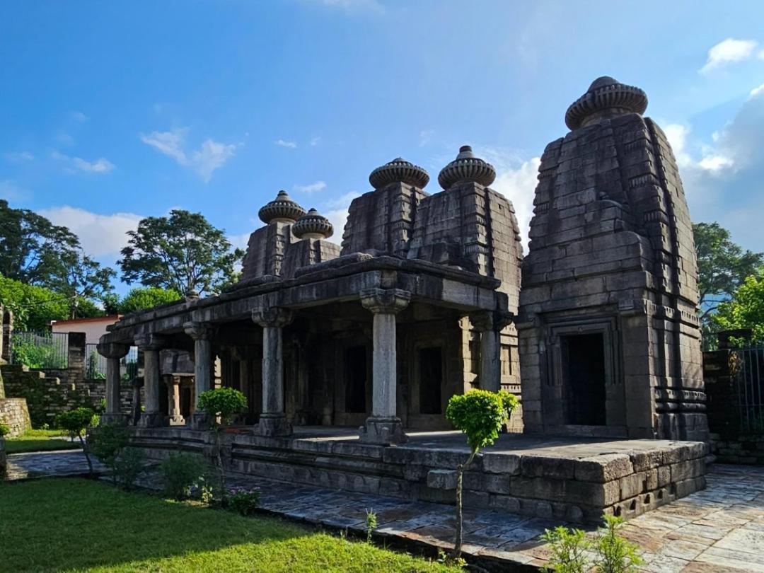 Katyuri Kings Divine Stay- Babaji'S Cave Dwarahat Esterno foto