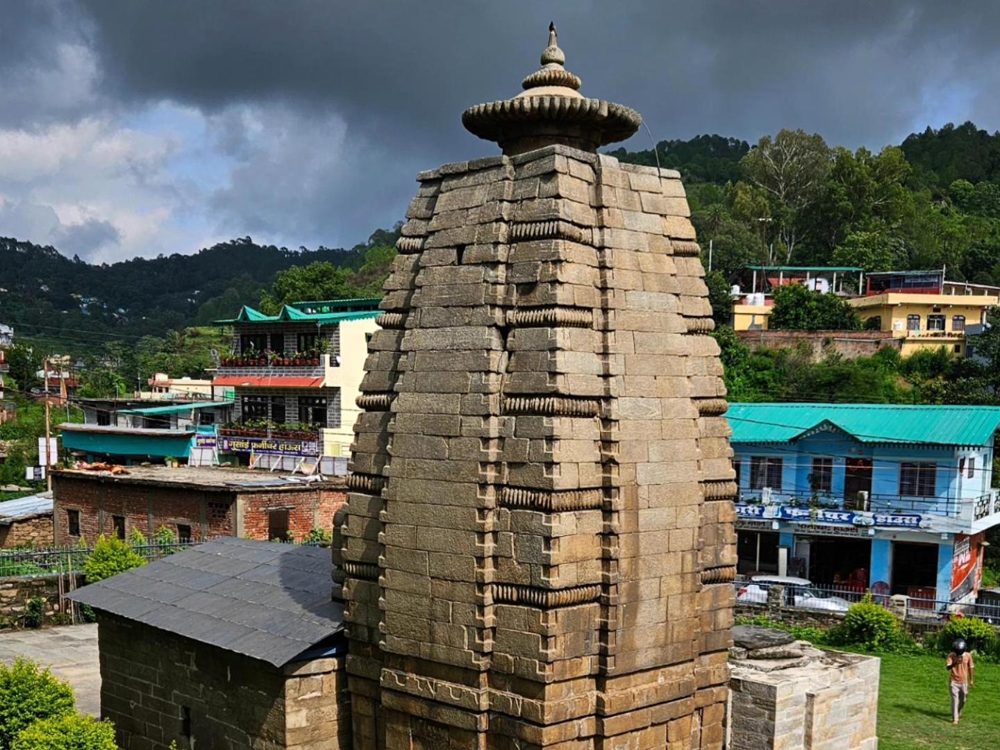 Katyuri Kings Divine Stay- Babaji'S Cave Dwarahat Esterno foto