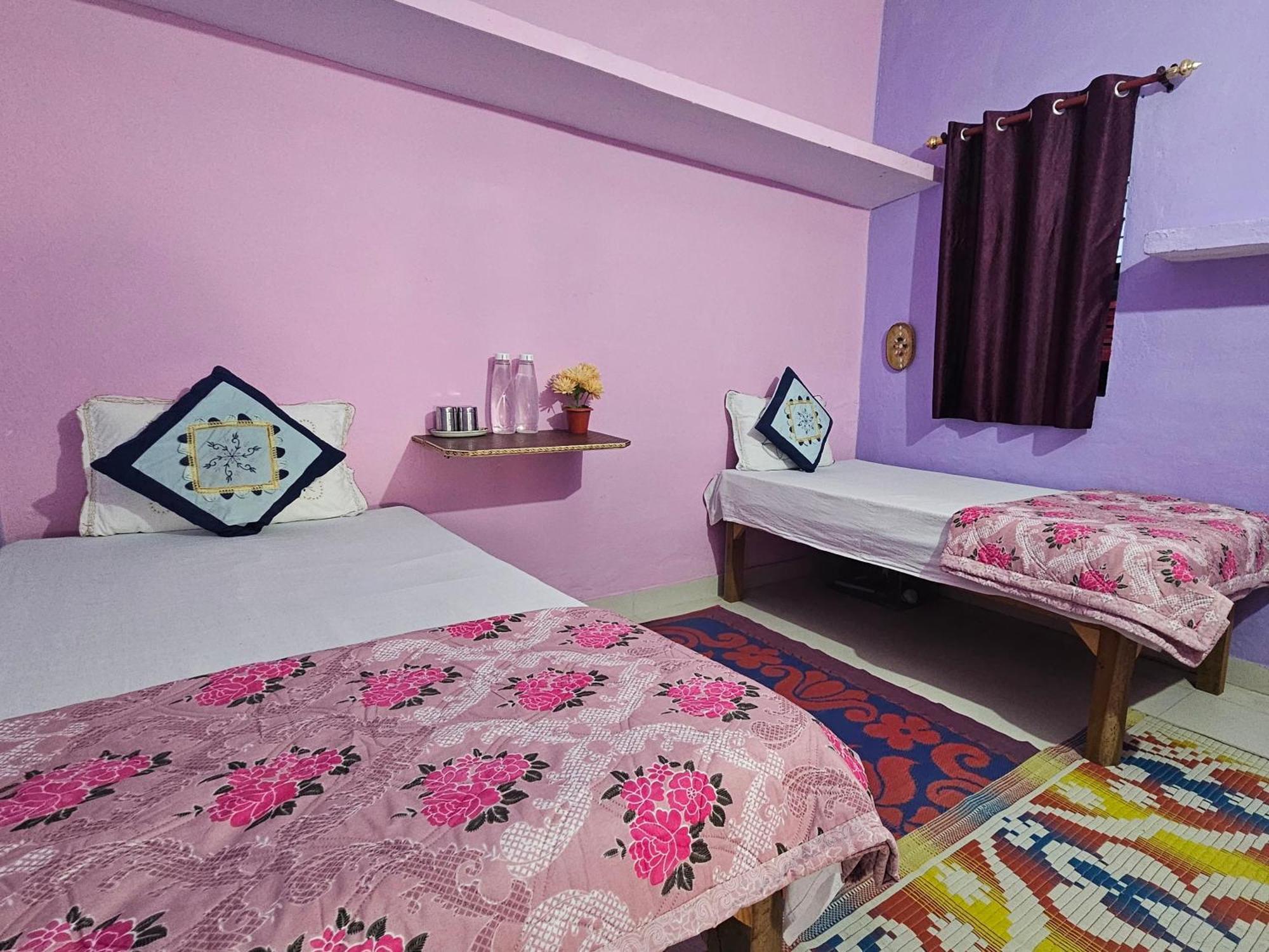 Katyuri Kings Divine Stay- Babaji'S Cave Dwarahat Camera foto
